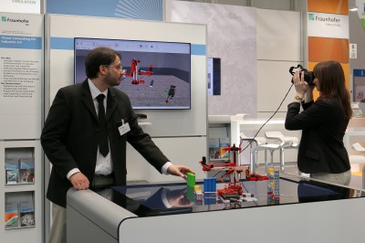 HANNOVER MESSE 2015: Virtuell durch die Fabrik