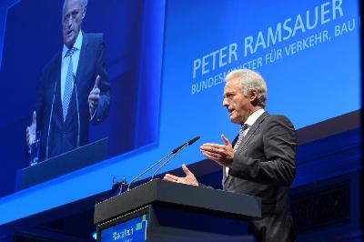 10. acatech Festveranstaltung: Bundesminister Peter Ramsauer würdigt Engagement der Akademie