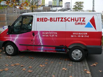 Fahrzeugfolierungen von X-CITE schlagen ein wie der Blitz