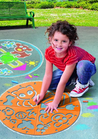 Vom Papier auf die Straße: Mandalas für draußen