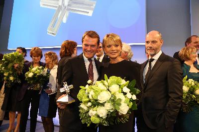 Felix Burda Stiftung verleiht Daniel Bahr den Milestone Award. Engagement von Uschi Glas und Erol Sander gewürdigt.