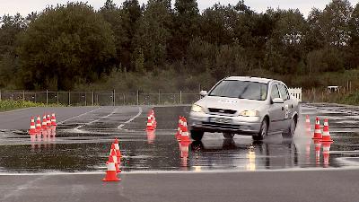 GTÜ: Alte und abgefahrene Reifen sind gefährlich