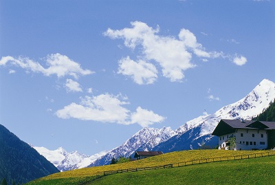 Wanderurlaub wie sichs gehört: Inklusive Besuch der eigenen Hütte auf 2.369 m