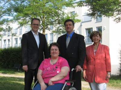 Bezirksrätin Hiltrud Broschei und MdL Markus Rinderspacher, beide SPD, besuchten den Dystonie Treff online e.V.