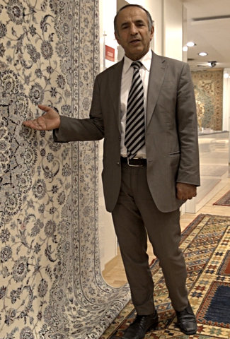 Teppichexperte Djalaleddin Esfahani in Bad Homburg zeigt, dass exzellenter Service sich auszahlt
