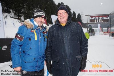 Tirol Cross Mountain 2013: Reinhard Baumhögger spendet an die Welthungerhilfe