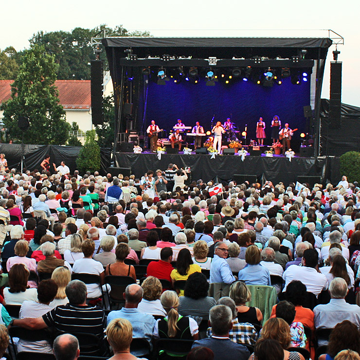 Cooler Sound und heißes Wasser - Sommerkonzerte in der Bad Griesbach-Therme