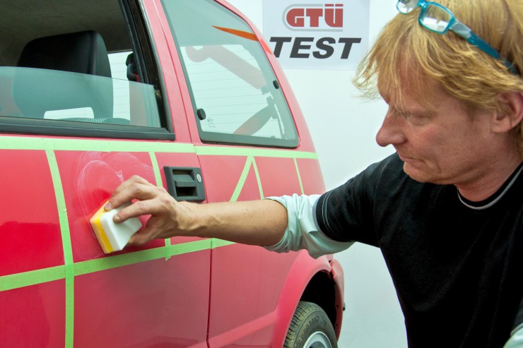 GTÜ testet Auto-Polituren: Glanzkur für gestresste Autolacke