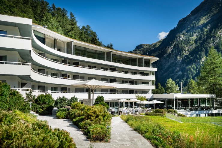 ENTSPANNT GENIESSEN. DAS 7132 HOTEL IN VALS BIETET AB SOFORT FULLBOARD PACKAGES