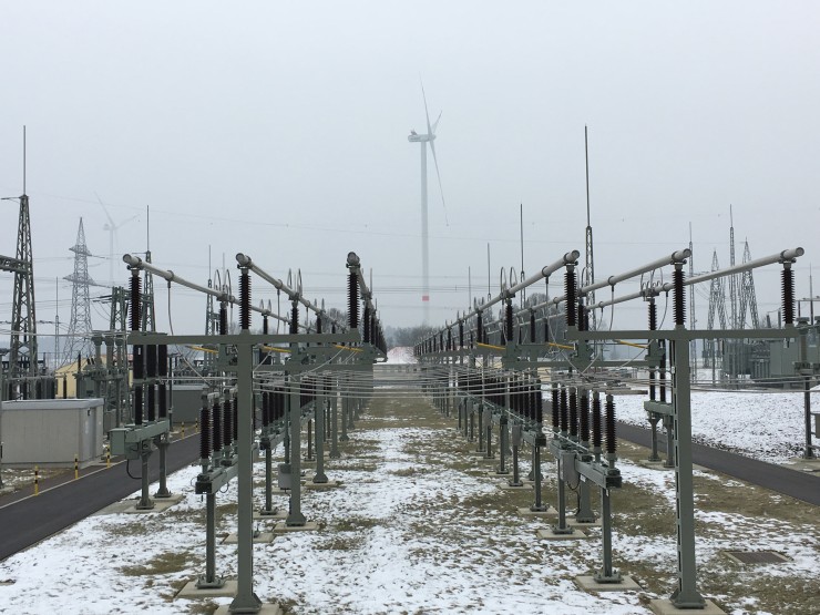 Bayernwerk erneuert Hochspannungsanlage des Umspannwerks Würgau