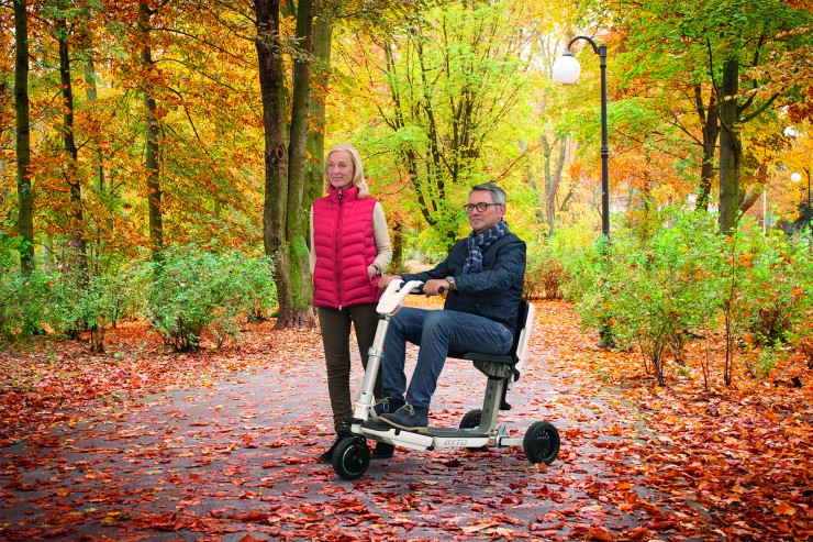 Keine Spur von Herbstblues: Mit dem Elektromobil ATTO durch den Herbst