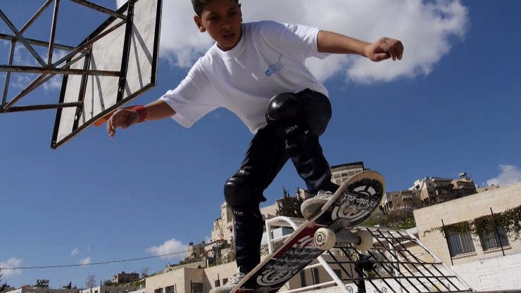 ??Ein Skatepark für Syriens Kriegskinder: Titus Dittmann und SOS-Kinderdörfer haben Online-Kampagne gestartet / Der Countdown läuft: Rund 72.000 Euro kamen bereits zusammen, 85.000 müssen es werden