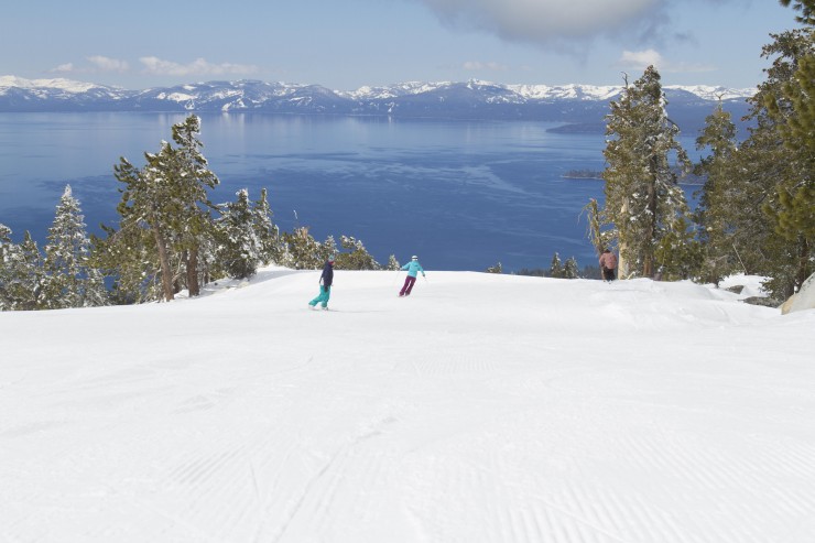 Let it snow, let it snow  Weihnachtsevents und weiße Skipisten locken nach Nevada