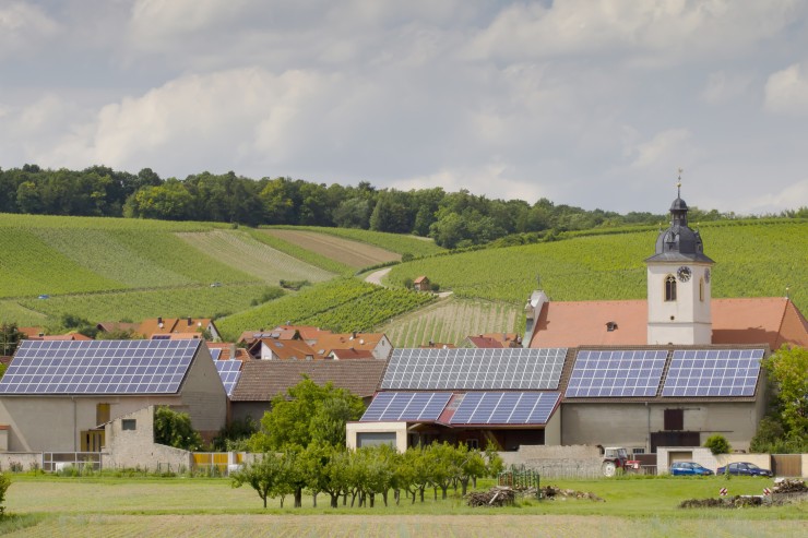 Zum Jahreswechsel endet die Förderung für zahlreiche bayerische EEG-Anlagen - Bayernwerk und LEW Verteilnetz fordern Perspektiven für Weiterbetrieb