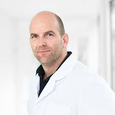 Warum ist Dr. med. Paul Jirak einer der beliebtesten und besten Augenärzte Österreichs?