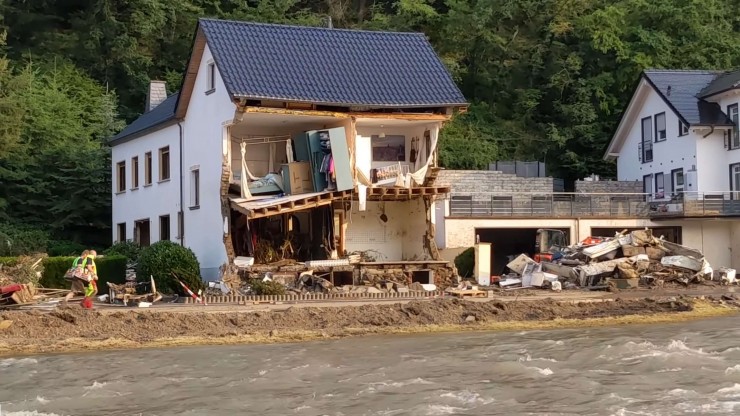 Helfen nach der Flut: Warum falsche Entscheidungen besser sind als gar keine