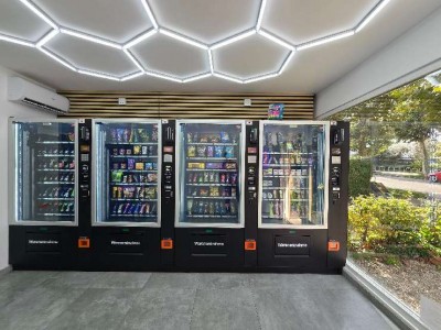 24/7 Snack Point Automatenkiosk in Ludwigsburg: Der perfekte Stopp für Genuss und Entspannung