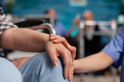 Angst bewältigen: Emotionale Begleitung nach Hirntumordiagnose im Alfried Krupp Krankenhaus
