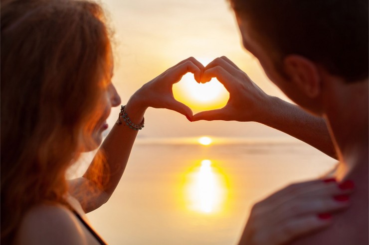 Flirten mit 40+ - Bettbeziehung Erfahrungen zeigen, warum Online-Dating in der Lebensmitte besonders gut funktioniert