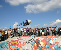 Luftakrobatik auf zwei Rädern zieht 35.000 Zuschauer in den Bikepark