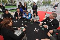 Poker-Legenden fordern zum Duell - live und für jedermann und mitten in Wien
