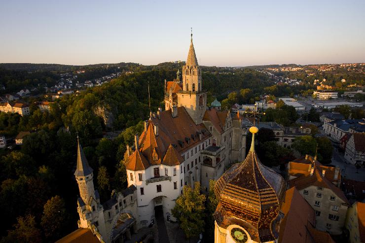 Elegante Residenz im wilden Donautal