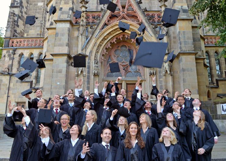 Graduierungsfeier an der HHL: Bilden Sie sich Ihre eigene Meinung!