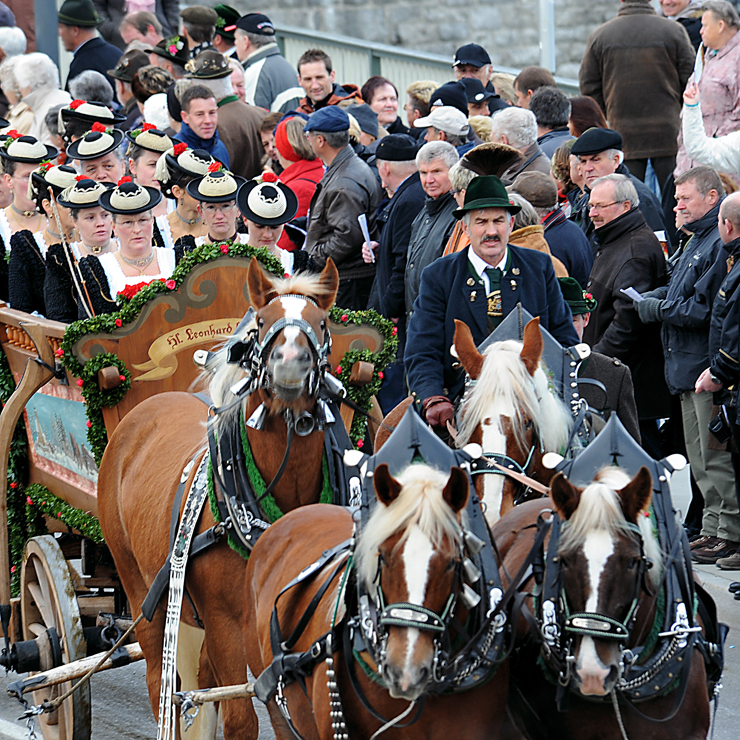 157. Leonhardifahrt in Bad Tölz