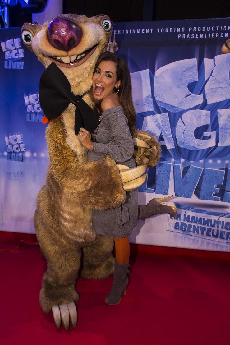 Superstar Sid überglücklich nach gelungenem Deutschland-Auftakt: Prominenz begeistert von mammutiger Gala-Premiere ICE AGE LIVE!