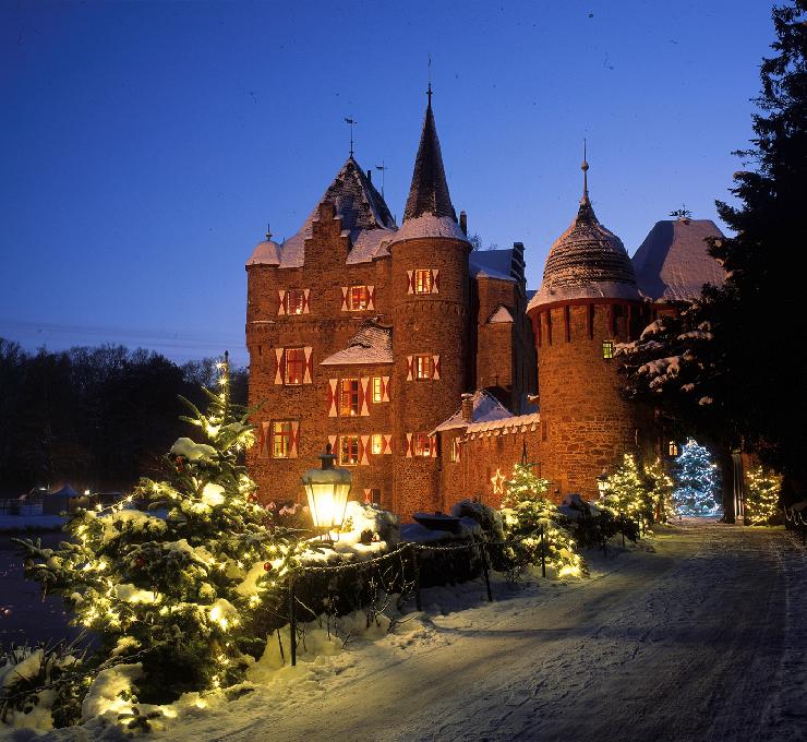 Historische Burgweihnacht auf Burg Satzvey bei Köln