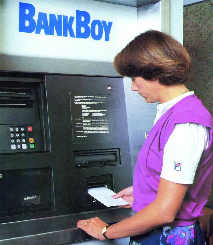 1979 - GAD stellt mit BankBoy ersten Geldautomaten vor
