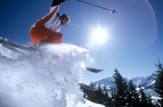 Zu Ostern noch Schnee? Ja bitte! Last-Minute-Skipauschalen im Hotel Stadt Wien in Zell am See