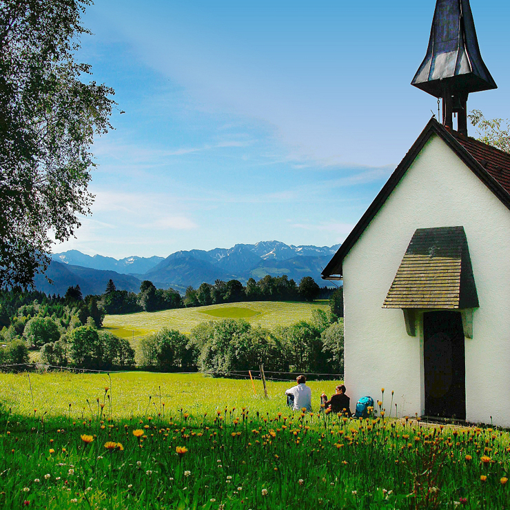 Frühlingswandern im Allgäu von Kapelle zu Kapelle