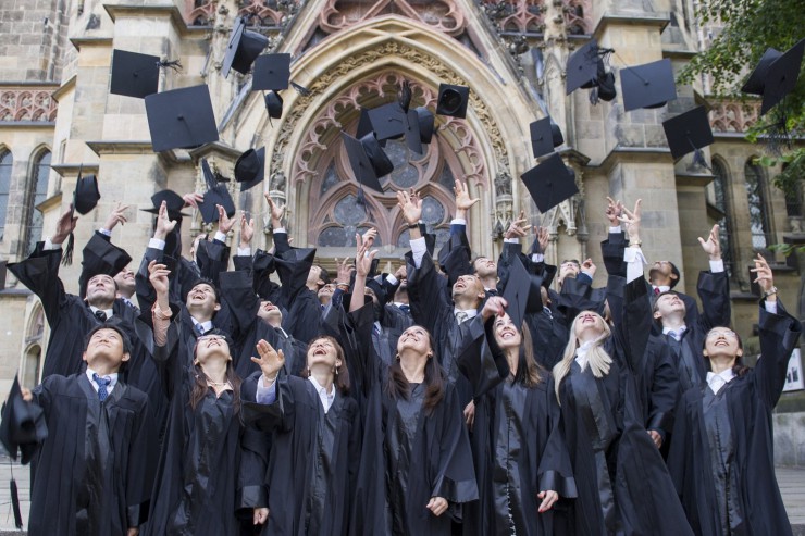 Graduation Ceremony at the First Business School Established in Germany. 