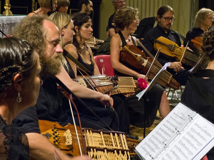 Nyckelharpa ENCORE - ein ungewöhnliches europäisches Orchesterprojekt