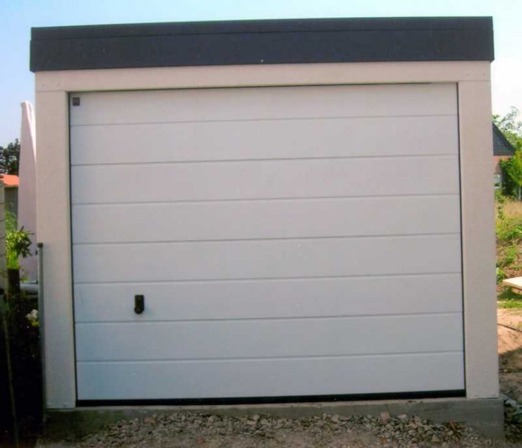 Garagen für Altbauten und Neubauten mit Garagenrampe